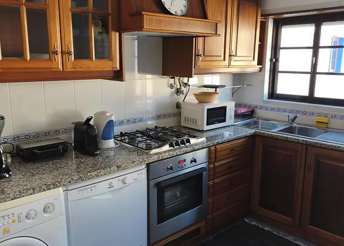 Casa Da Praça I Amoreira (Leiria)